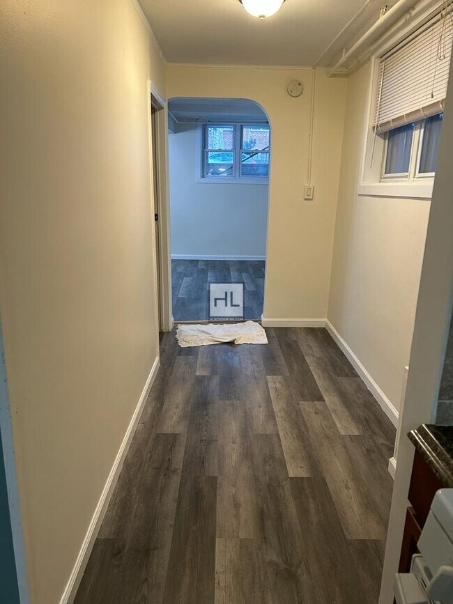 Building Photo - Spacious 1-bedroom / 1-bath on GLENWOOD ROAD