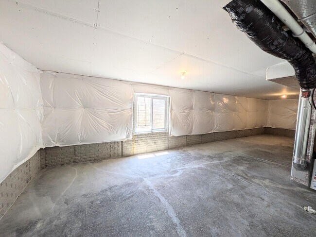 Building Photo - 9013 Hawk Hl Wy