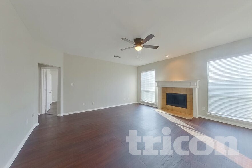 Building Photo - 107 Evening Star Cir
