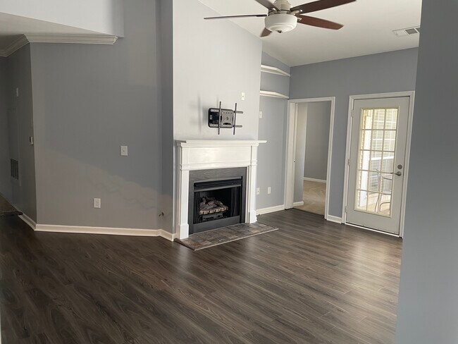 Building Photo - 4550 Strutfield Ln