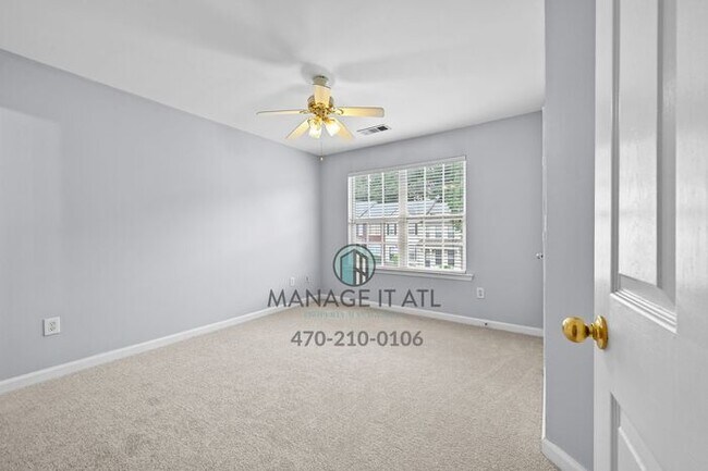 Building Photo - 2-bedroom, 2.5-bathroom Condominium in the heart of Peachtree Corners
