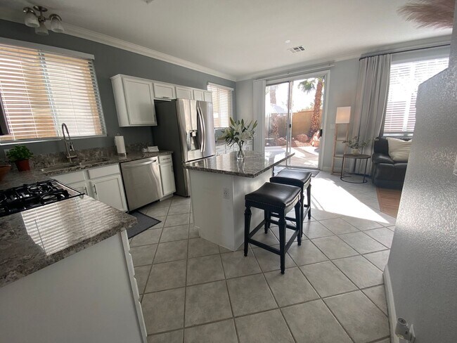 Building Photo - 4 Bedroom Home in Summerlin with Pool