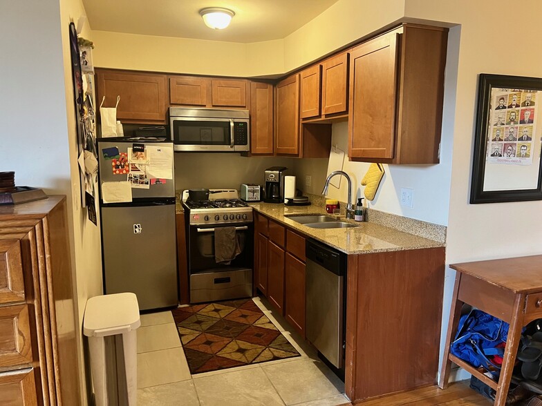 Kitchen - Greenview Apartments