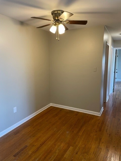 Building Photo - 915 Country Club Dr