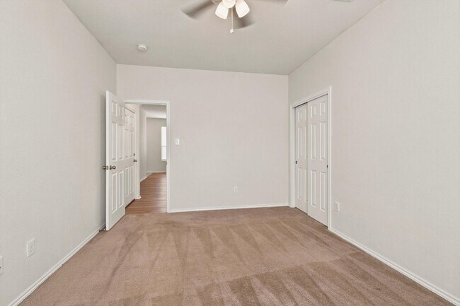 Building Photo - New LVP Flooring & Large Backyard in Schertz