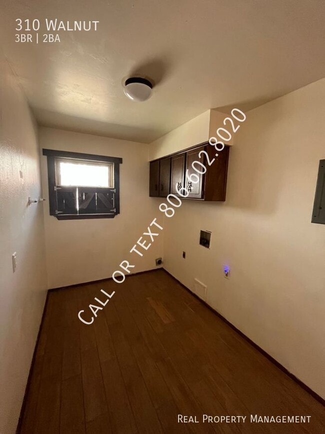 Building Photo - 310 Walnut-