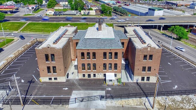 Building Photo - Too Cool for School