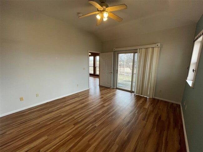 Building Photo - 10106 Schmidt Ln