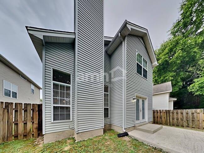 Building Photo - 1212 Wembley Dr