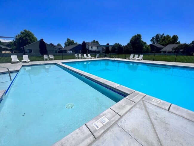 Building Photo - 2549 W Tango Creek Dr