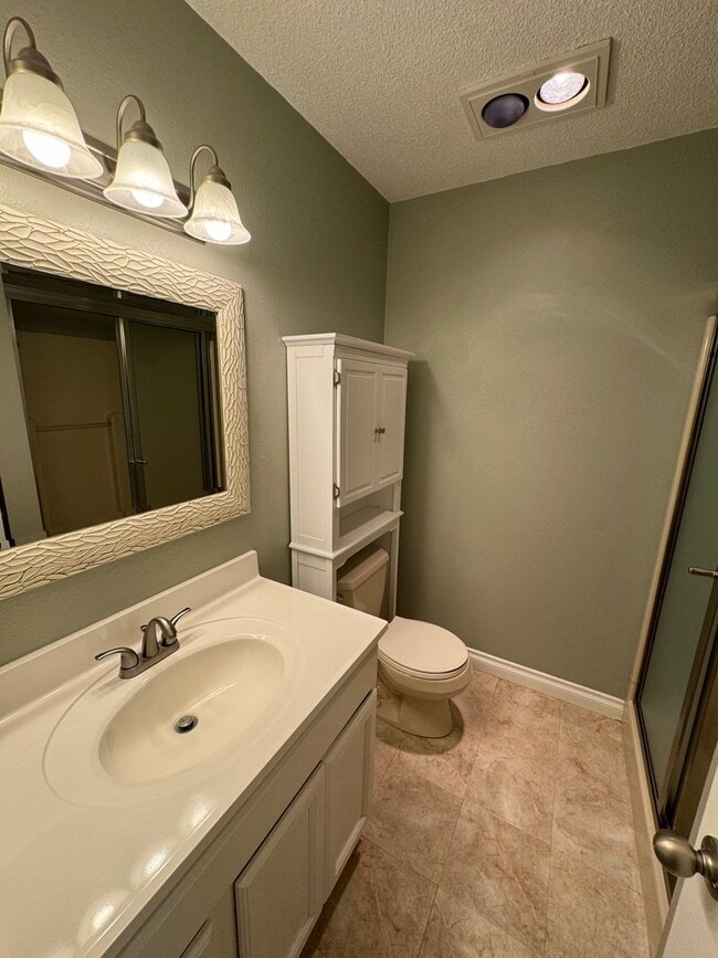 Building Photo - Beautiful Updated Home