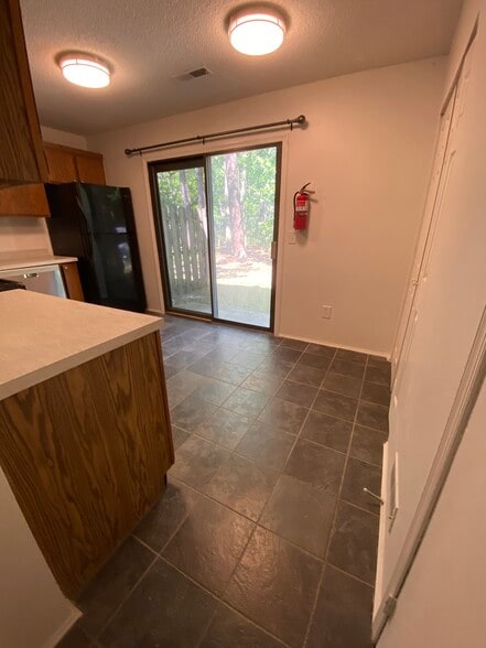 Building Photo - 178 Patriots Ct