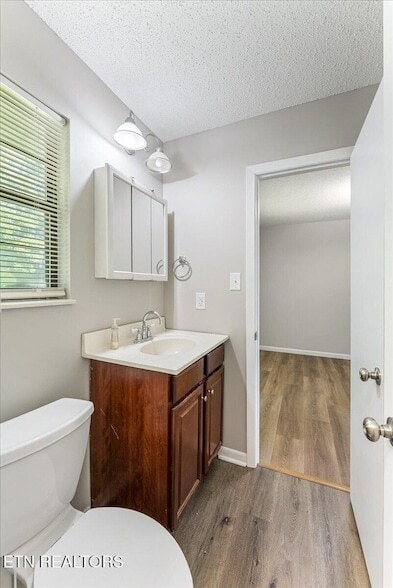 Building Photo - 5917 W Pine Ln