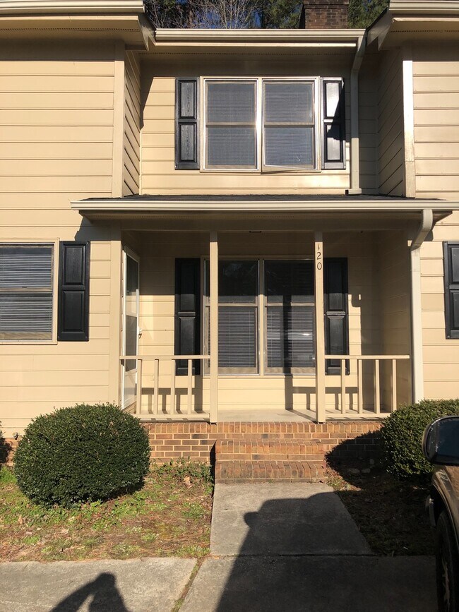 Building Photo - 118-122