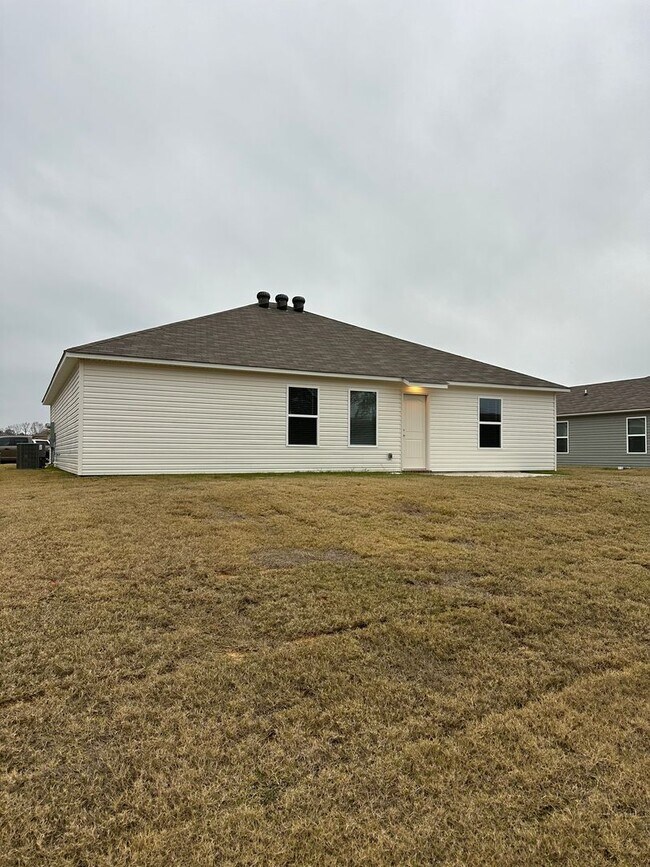 Building Photo - Now Available in Cabot: Beautiful 4-Bedroom, 2-Bath Home!