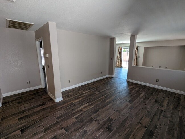 Building Photo - 4917 Hostetler Ave