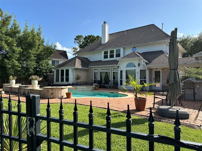 Building Photo - 4634 Grand Cayman Dr