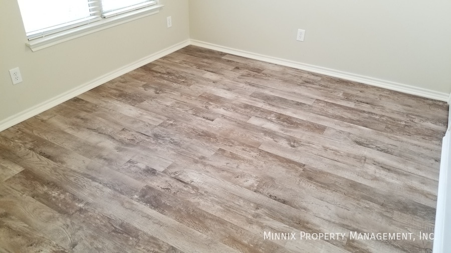 Building Photo - 3208 111th St