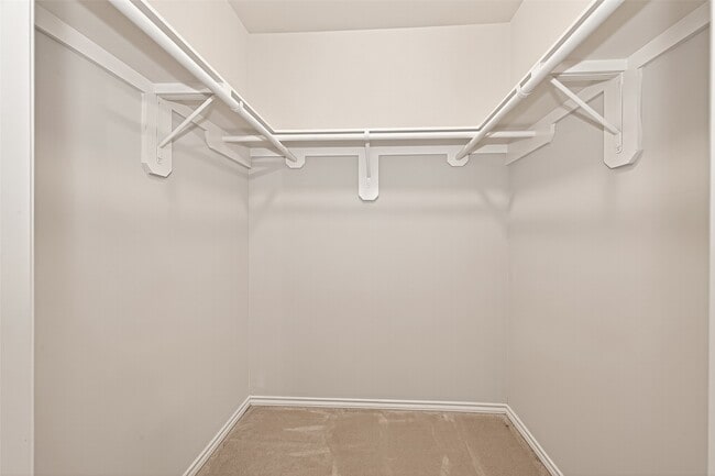 Building Photo - 26414 Suffield Glen Ln