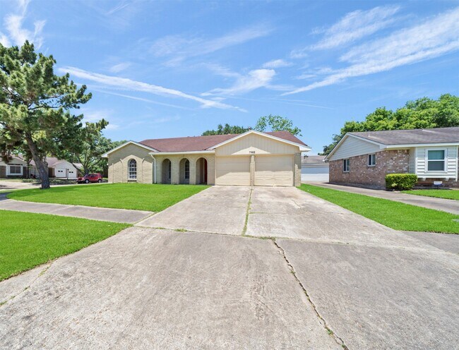 Building Photo - 7962 Southmeadow Dr