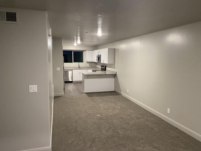 Building Photo - 128 Lone Rock Dr
