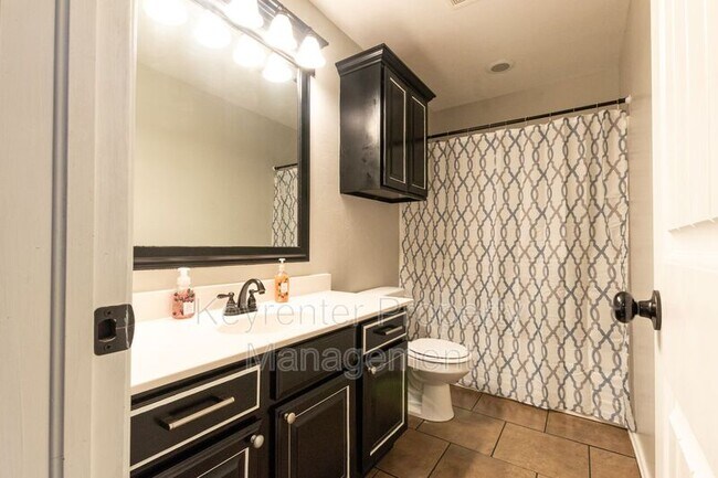 Building Photo - 8037 Waters Edge Way