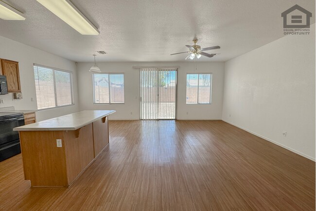 Building Photo - 4Bed/2Bath House in El Mirage! Ready for Immediate Move-In!