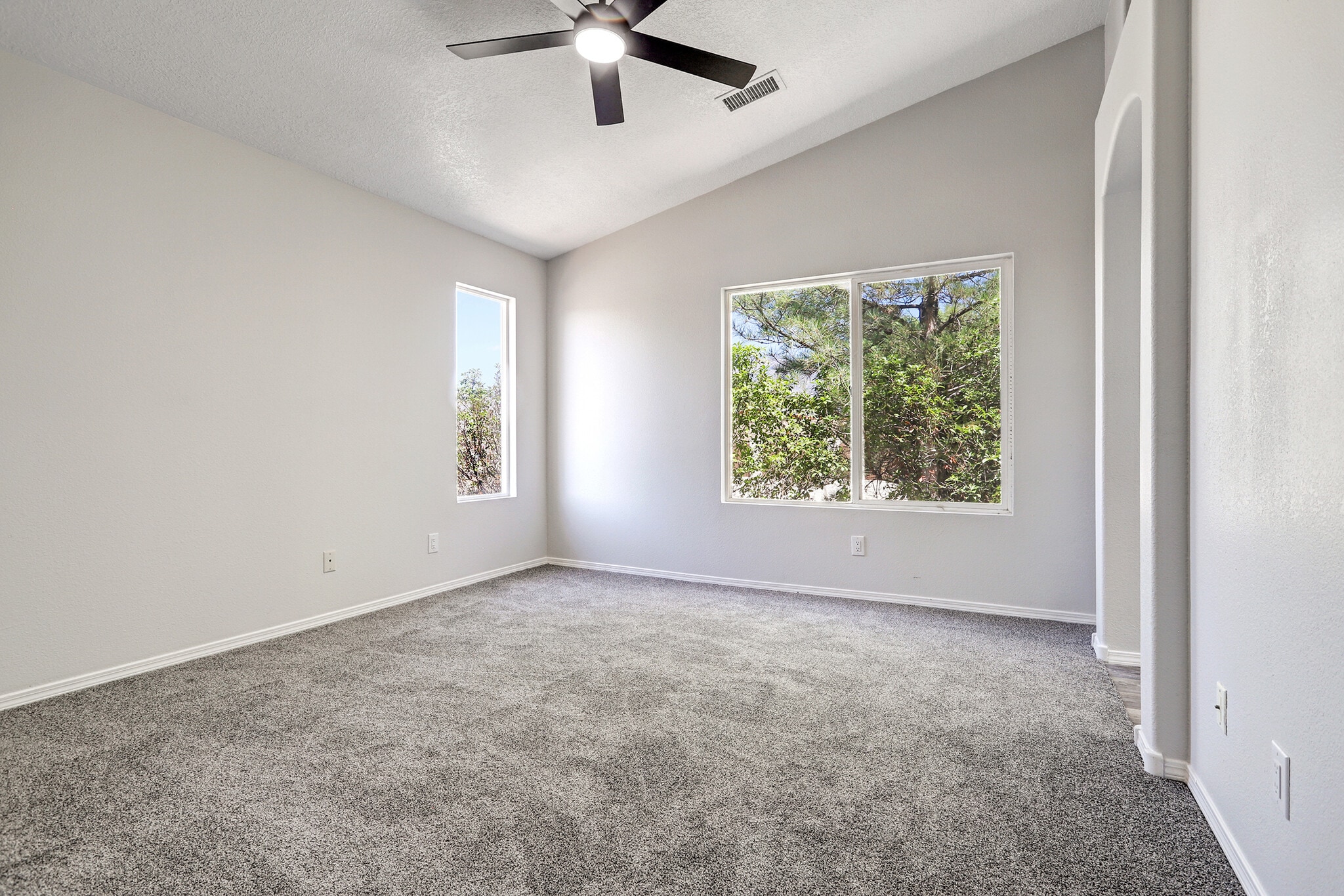 Master Bed - 7817 Louisiana Blvd NE