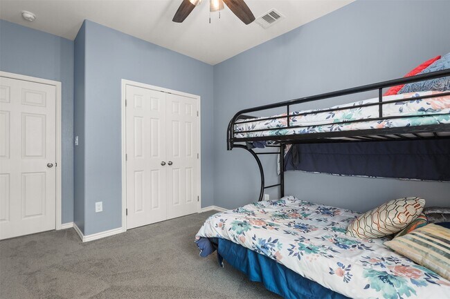 Building Photo - 2518 33rd Ave N