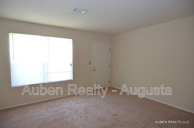 Building Photo - 2311 Walden Dr
