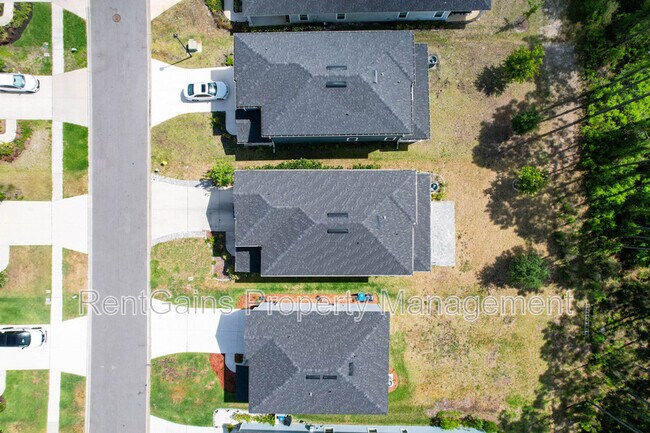 Building Photo - 597 Meadow Ridge Dr