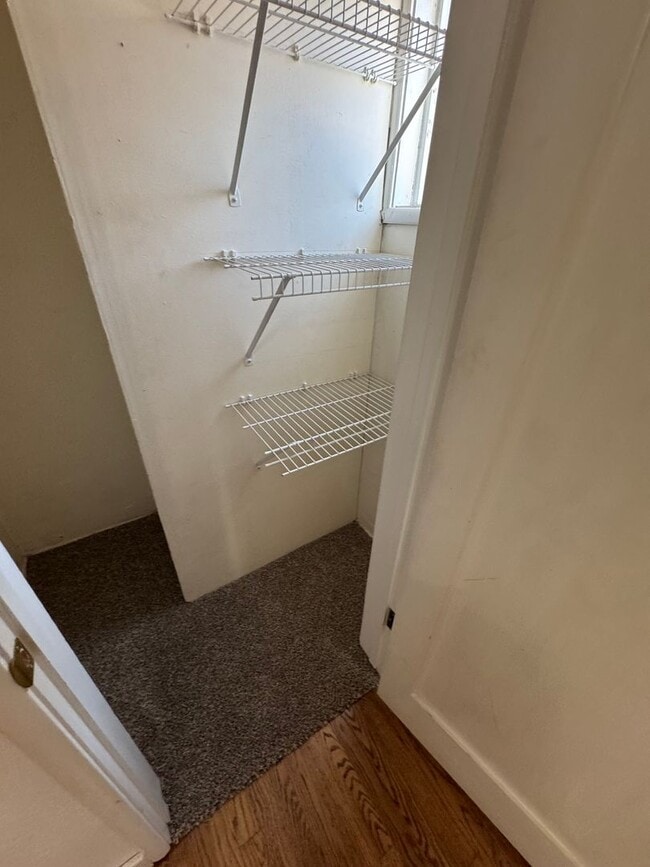 Building Photo - 1201 W Elm St