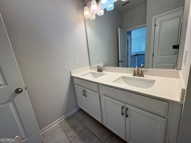 Building Photo - 3468 Jasmine Wy