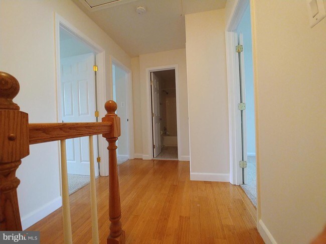 Building Photo - 14404 Golden Oak Ct