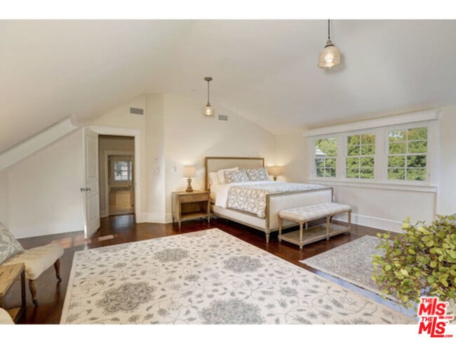 Building Photo - 334 Oceano Dr