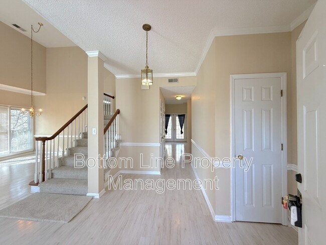 Building Photo - 9423 Fairmead Dr