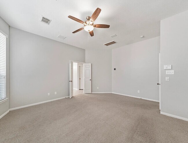 Building Photo - 106 Cezanne Woods Dr