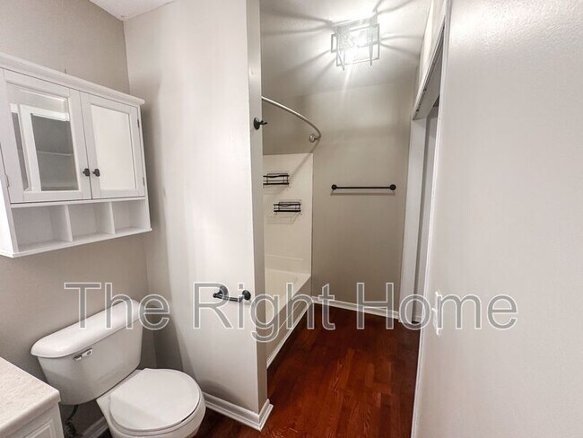 Building Photo - 6424 N 68th St