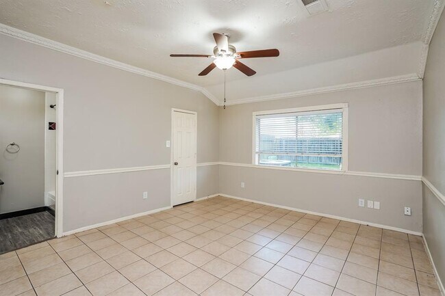 Building Photo - 16950 Nicole Ln
