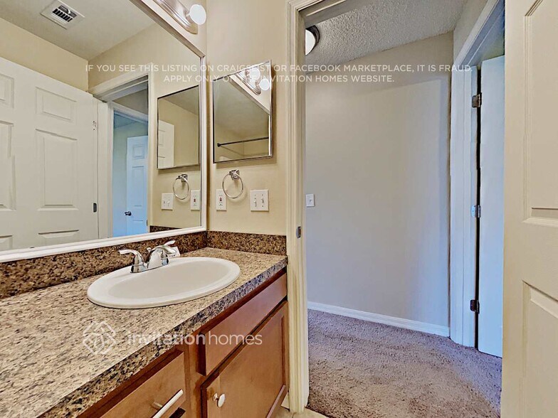 Building Photo - 613 Doe Cove Pl
