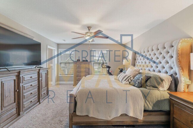 Building Photo - 129 Hackberry St