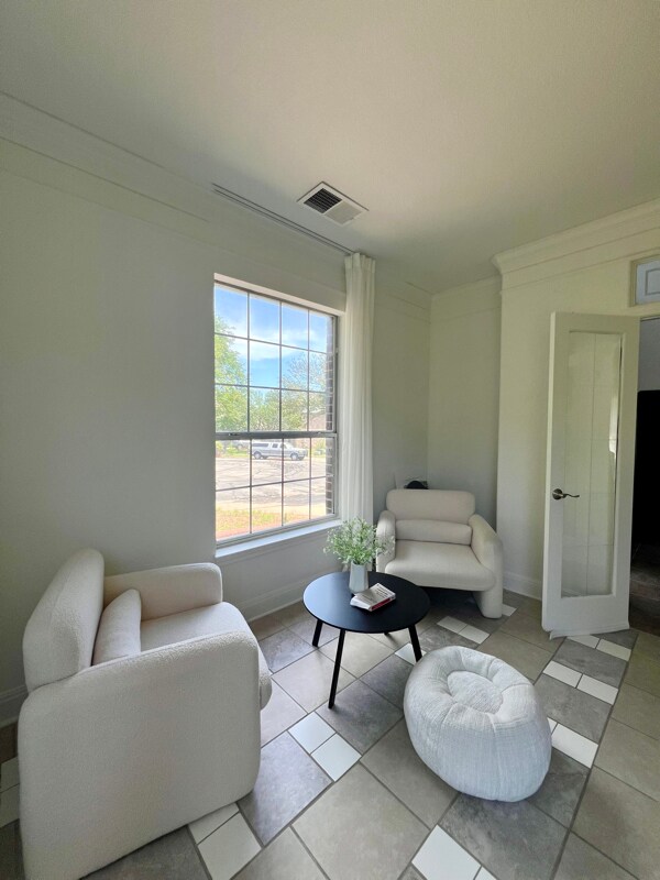 Building Photo - 16813 Shipshaw River Dr