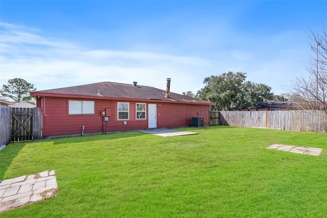 Building Photo - 1666 Meadow Green Dr