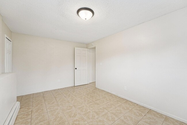 Building Photo - 17256 Kenyon St NE