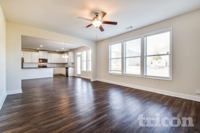 Building Photo - 4392 Bella View Dr