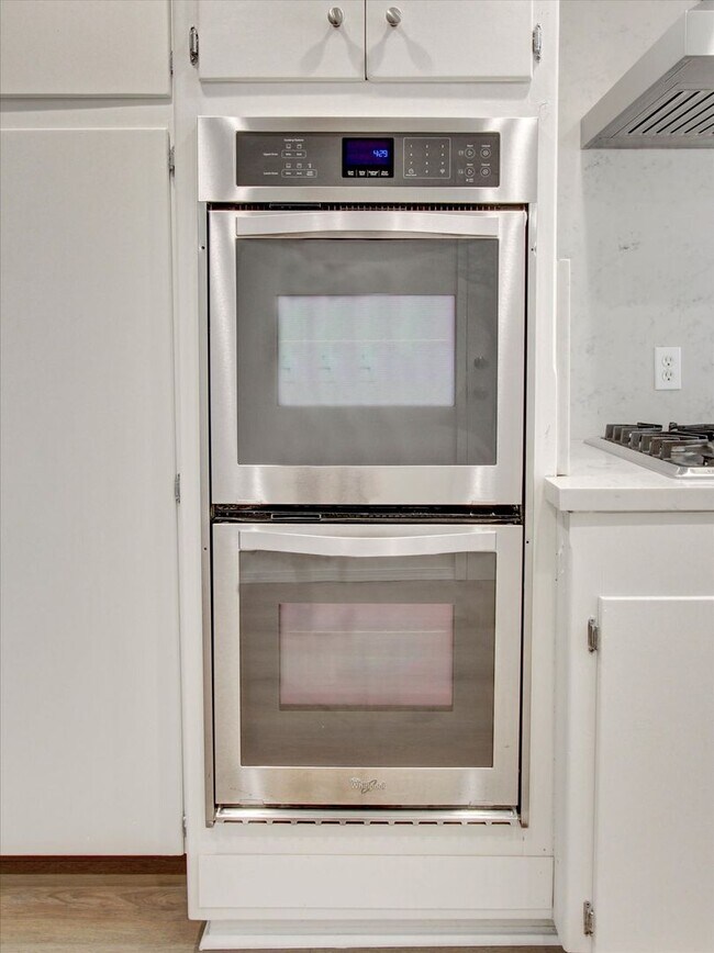 Building Photo - 3 bedrooms, 2 bathrooms house in La Habra