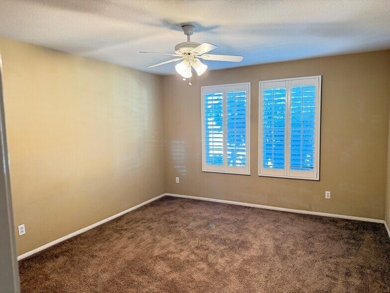 Building Photo - 8090 Cornwall Ct