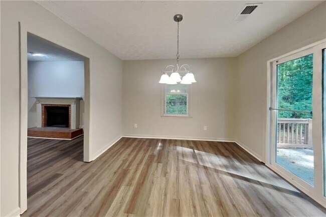 Building Photo - 3117 Calumet Cir NW