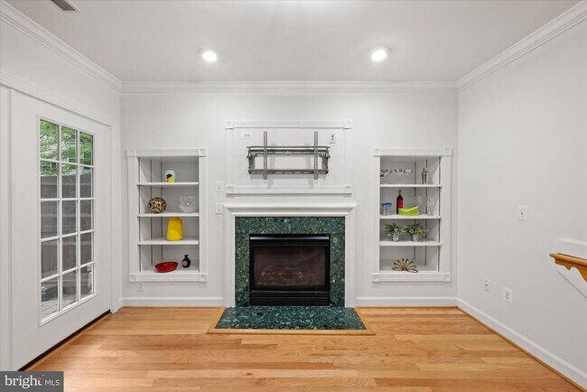 Building Photo - 5015 Waple Ln