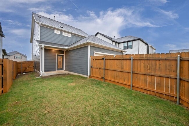 Building Photo - 236 Travis Ln